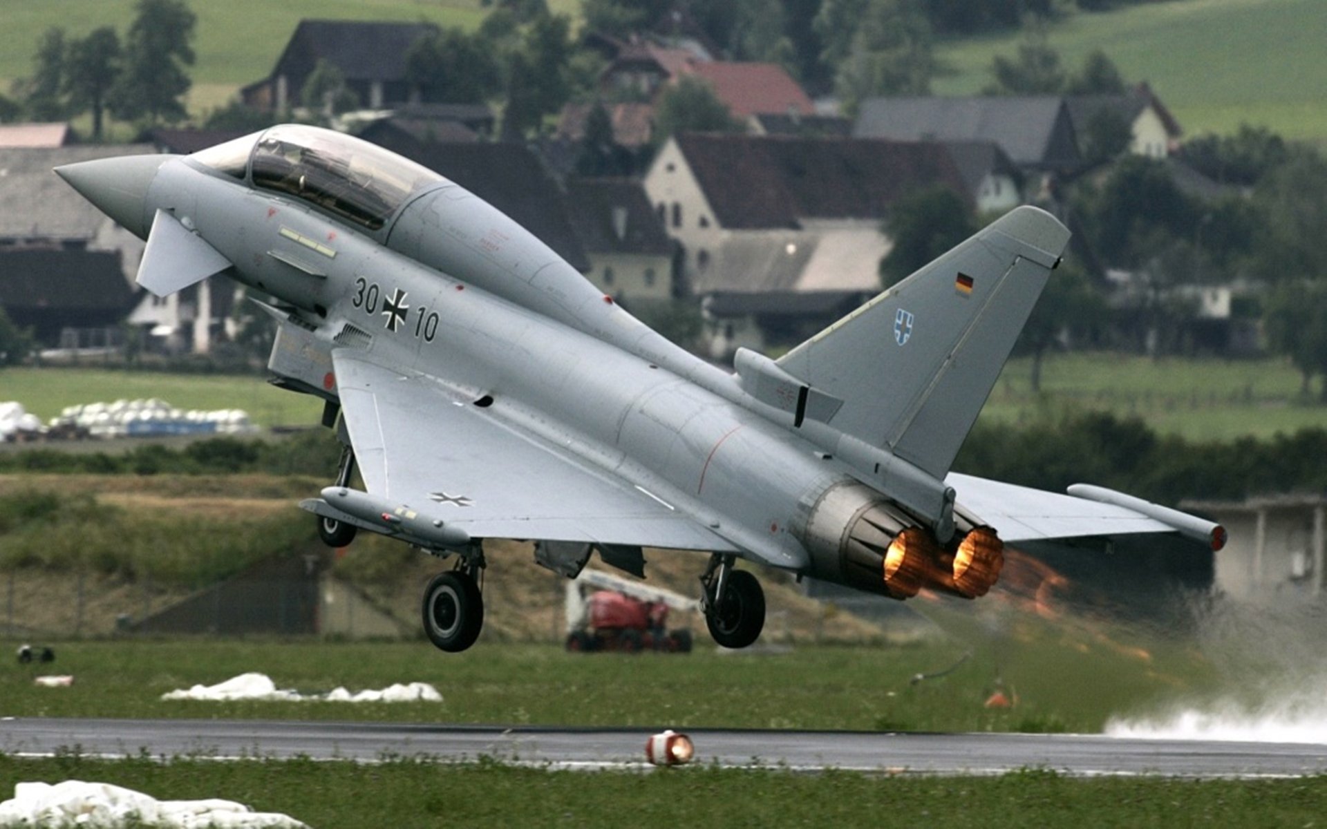 青少年“绿色运动鞋”设计大赛在上海盛大举行，倡导环保出行理念