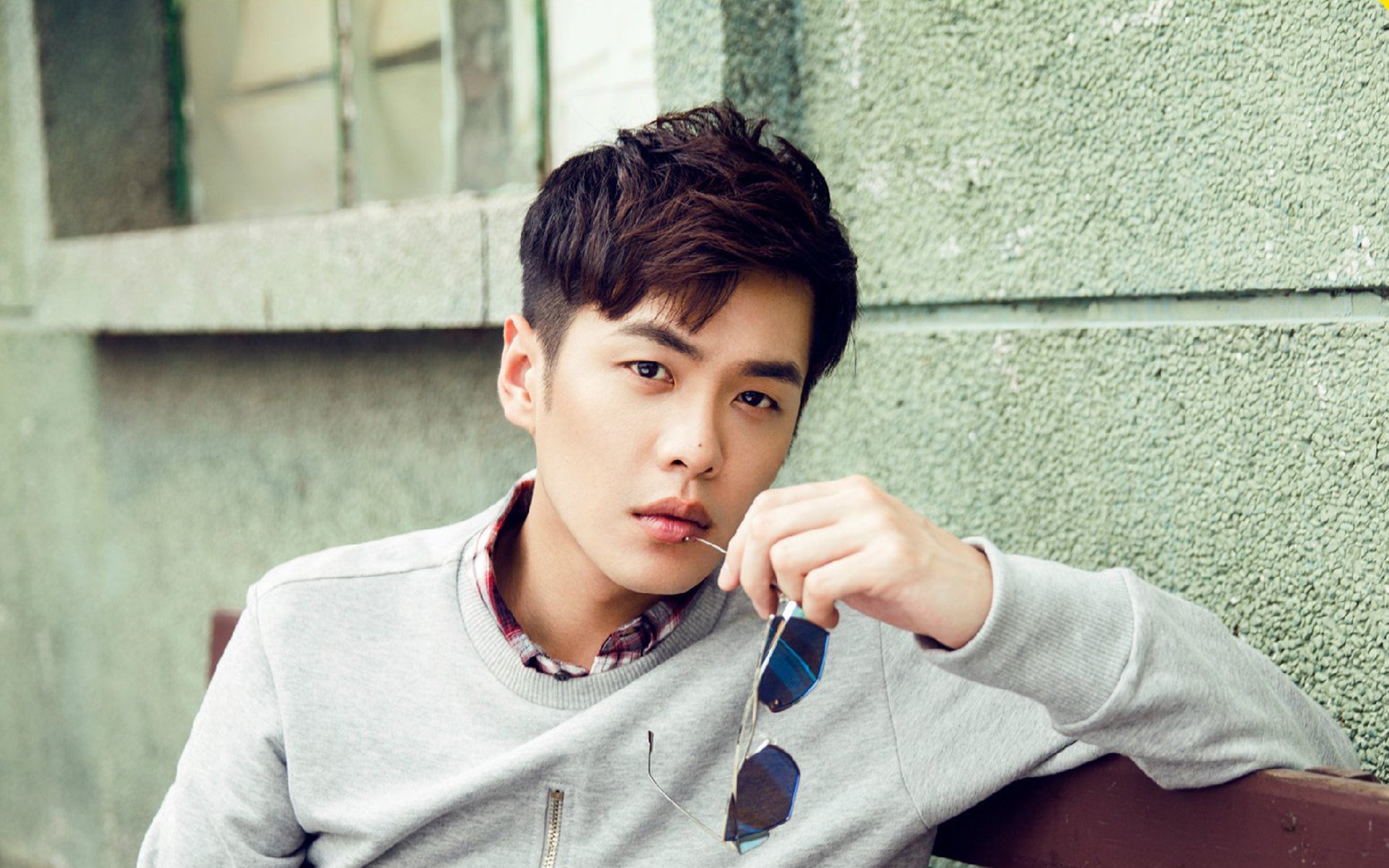 荷兰女足在预选赛中与德国队激战，荷兰女足vs德国女足