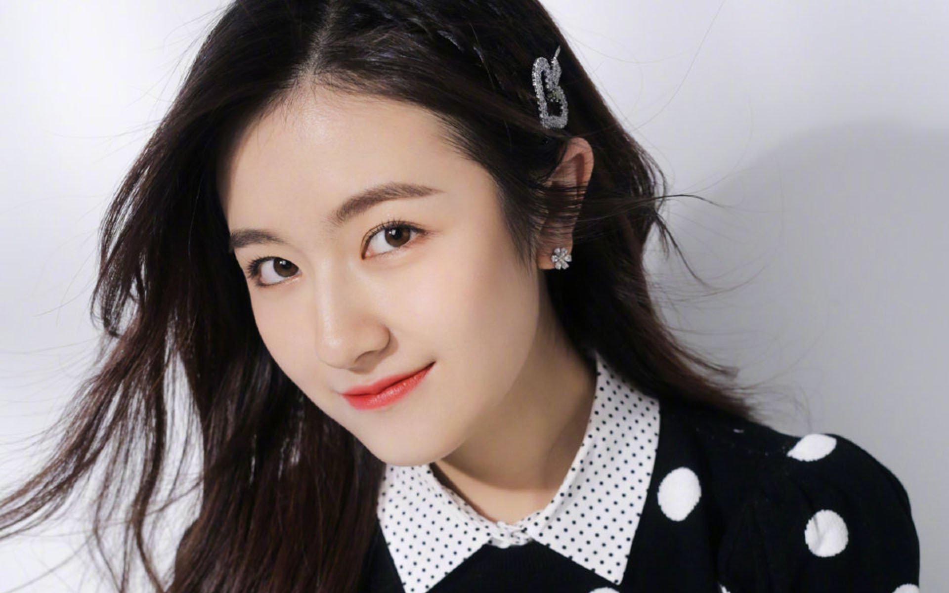 特色足球文化在国际博物馆展览中展出,推动文化交流与传播,足球特色示范园